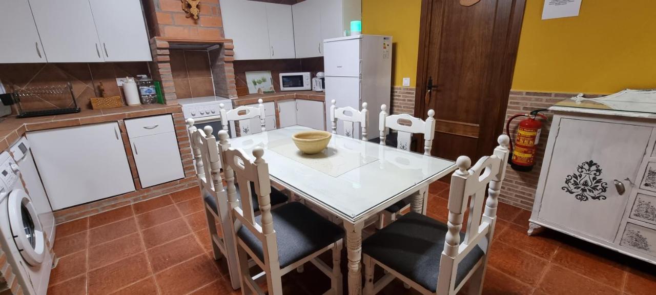 Apartamento Turistico "El Rincon De La Pernila" グアダルペ エクステリア 写真
