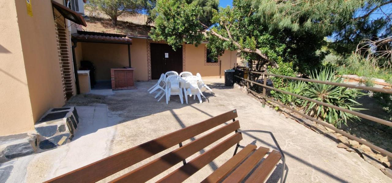 Apartamento Turistico "El Rincon De La Pernila" グアダルペ エクステリア 写真
